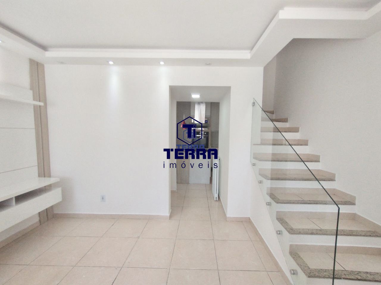 Imagens do imóveis Linda casa duplex em São Gonçalo com 3 quartos e vaga de garagem.