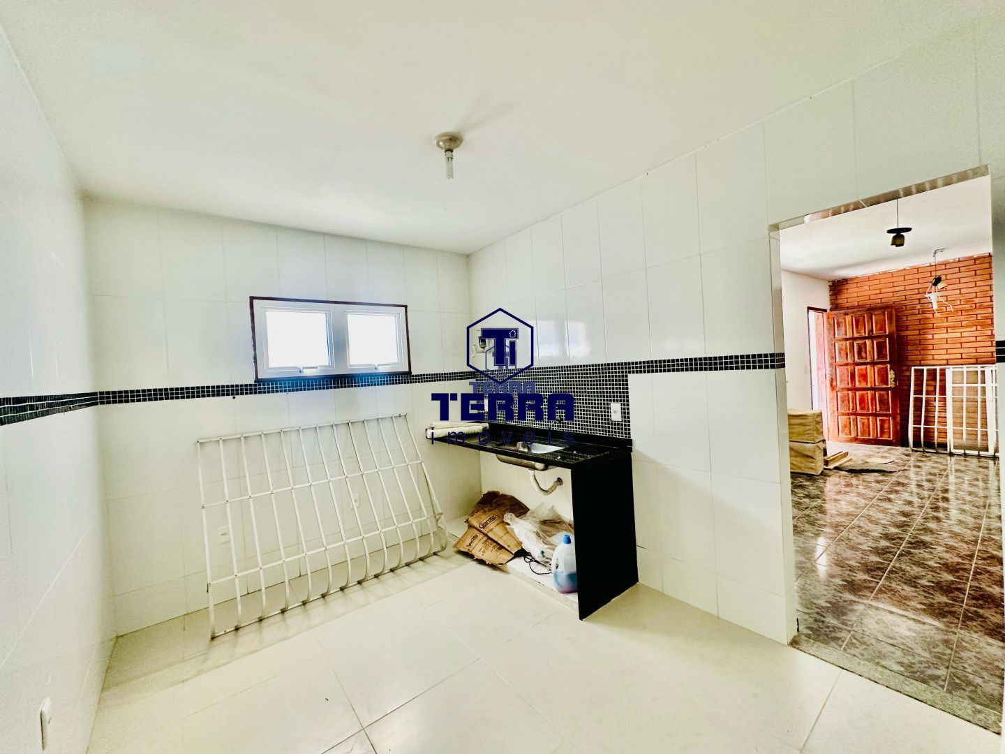 Imagens do imóveis Duplex 3 quartos sendo 1 suíte em Maria Paula. Recém reformada!