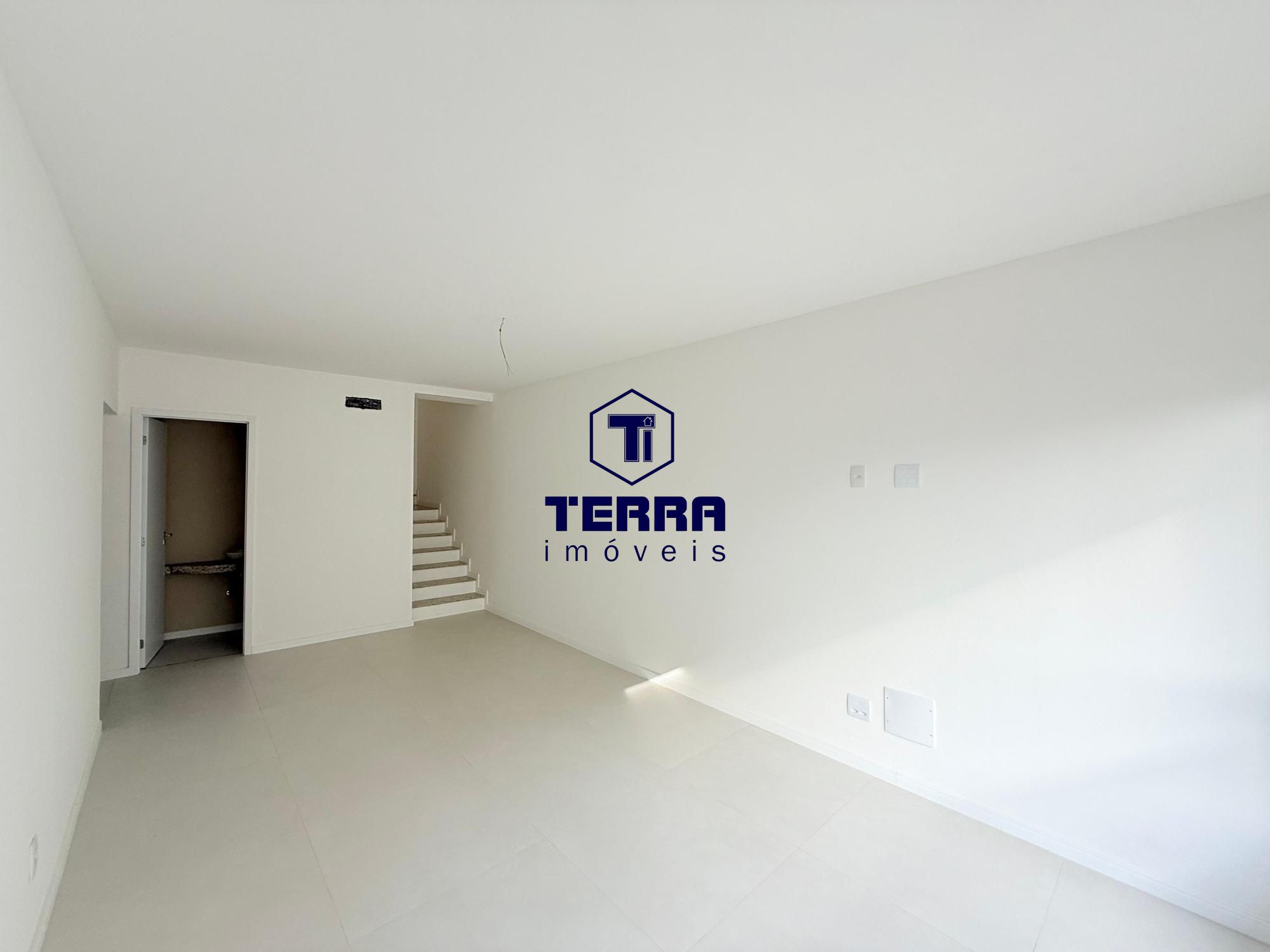 Imagens do imóveis More na região Oceânica, casa nova, com 3 suítes e quintal privativo.
