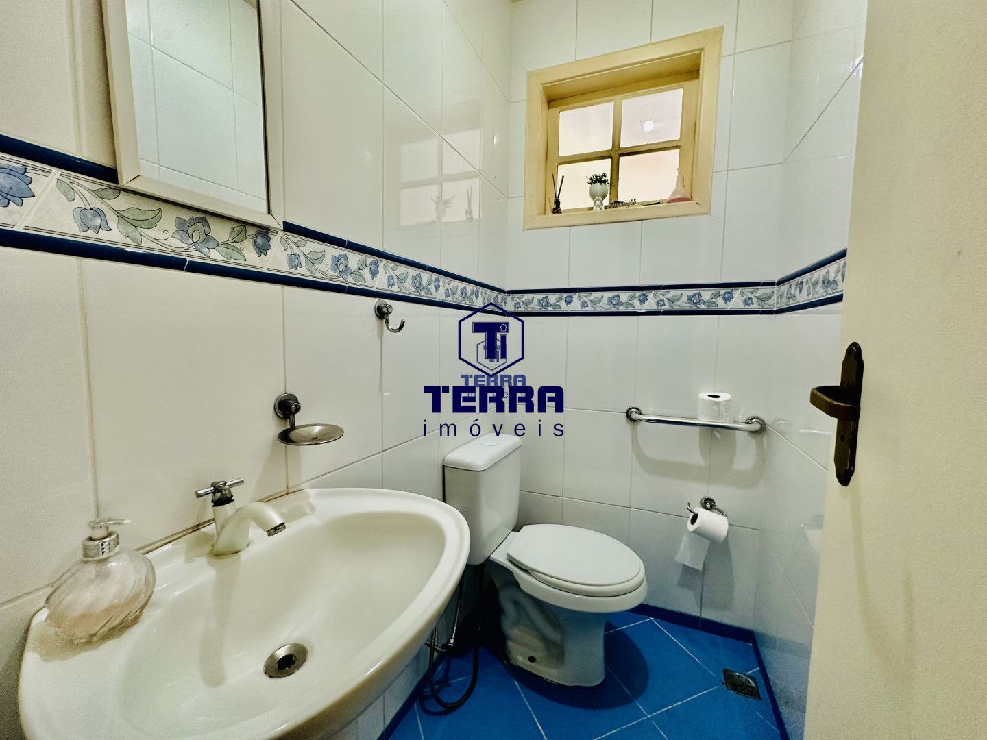 Imagens do imóveis Casa duplex com 3 quartos sendo 1 suíte, com grande quintal, em Maria Paula!