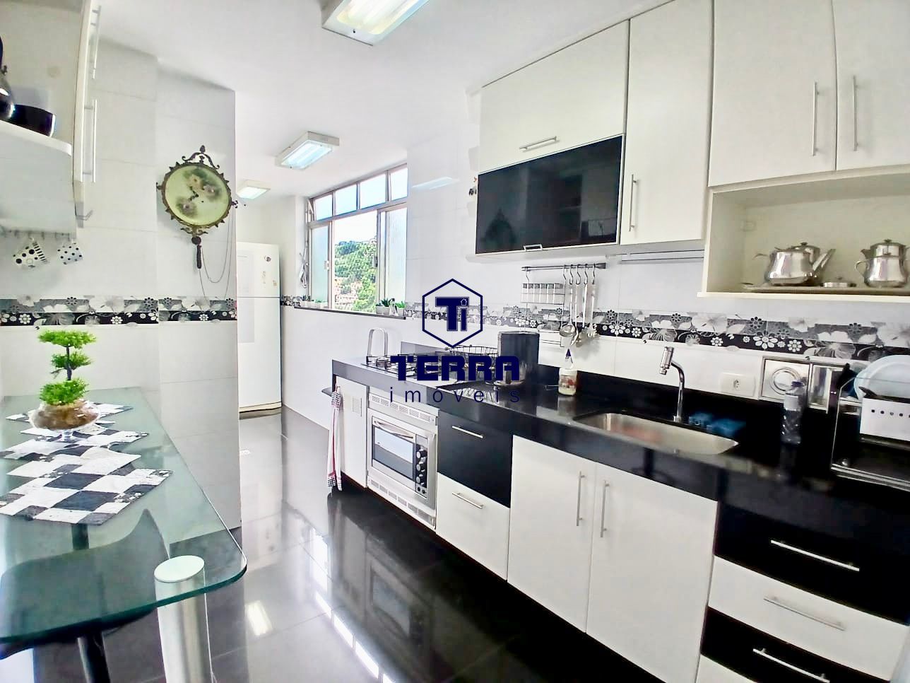 Imagens do imóveis Ótima cobertura duplex com 3 quartos, uma suíte no Fonseca. Porteira Fechada!!!