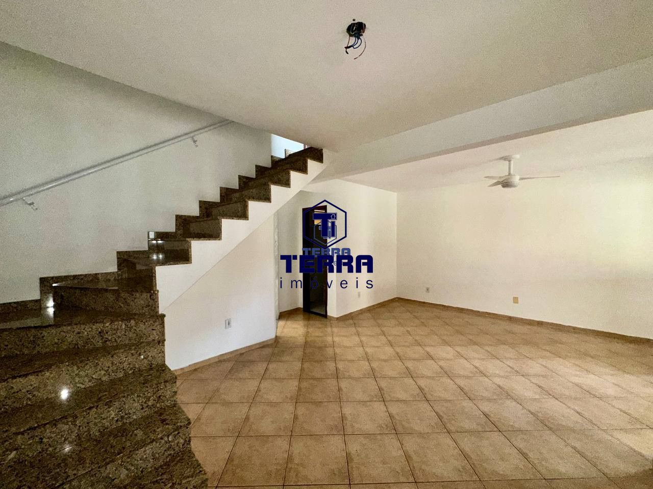 Imagens do imóveis Excelente casa em condomínio 3 quartos com suíte, 2 vagas e planejados.