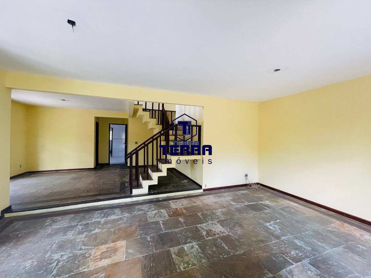 Imagens do imóveis Casa com 5 quartos e amplo quintal, na Região de Pendotiba!!