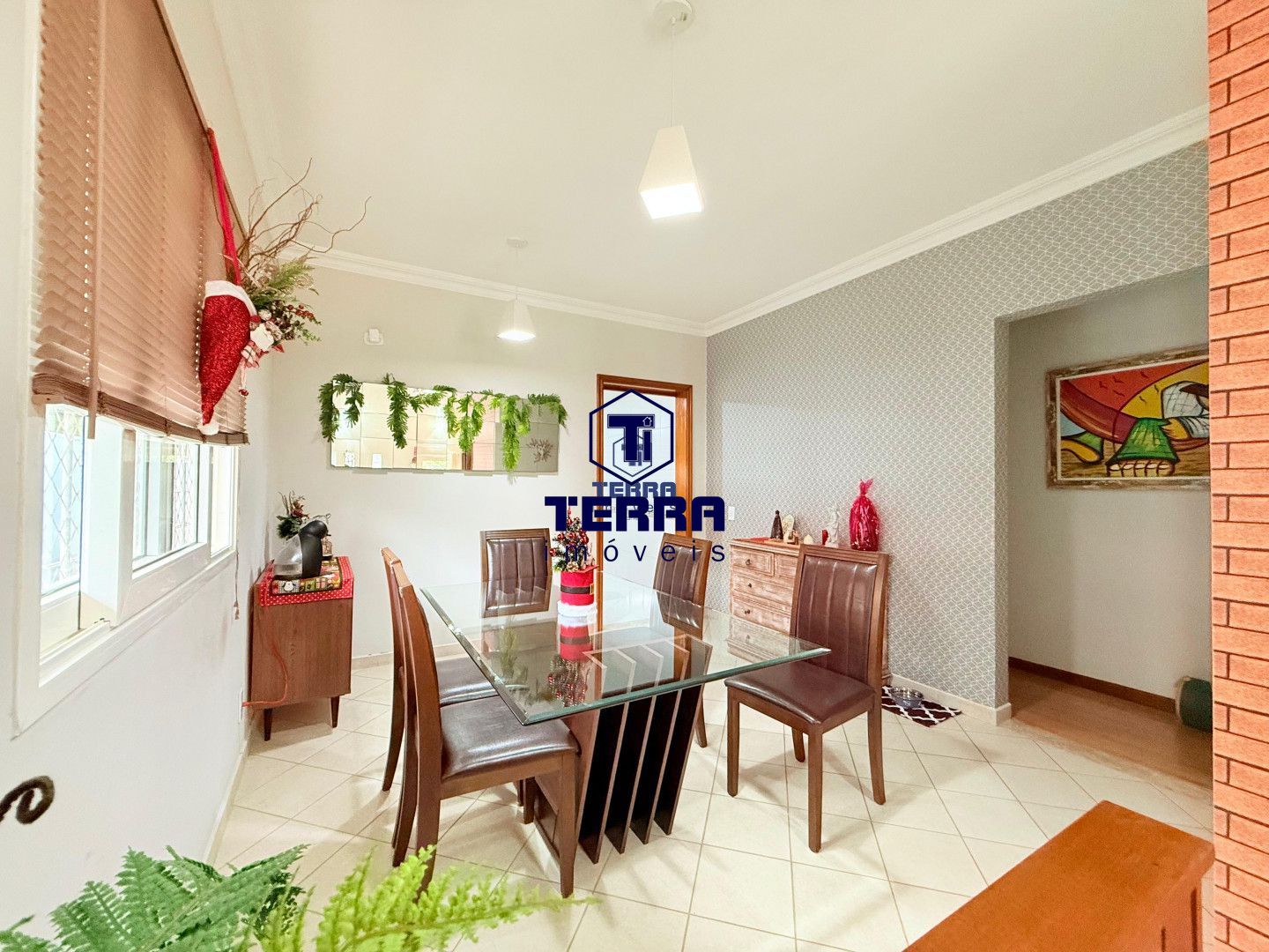 Imagens do imóveis Excelente casa linear de condomínio com 4 quartos, área gourmet e piscina!