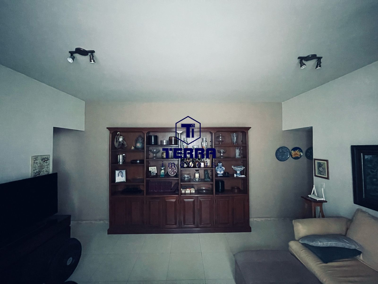 Imagens do imóveis Amplo 3 quartos no coração do Ingá, lazer completo e 2 vagas na escritura.