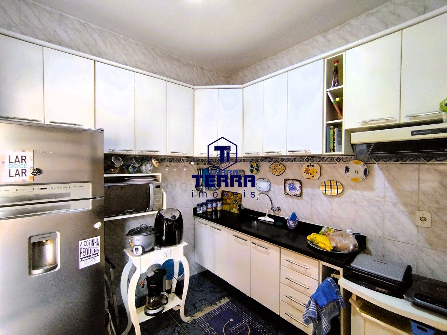 Imagens do imóveis Casa com 3 quartos e suíte em condomínio no Matapaca. Excelente acabamento!