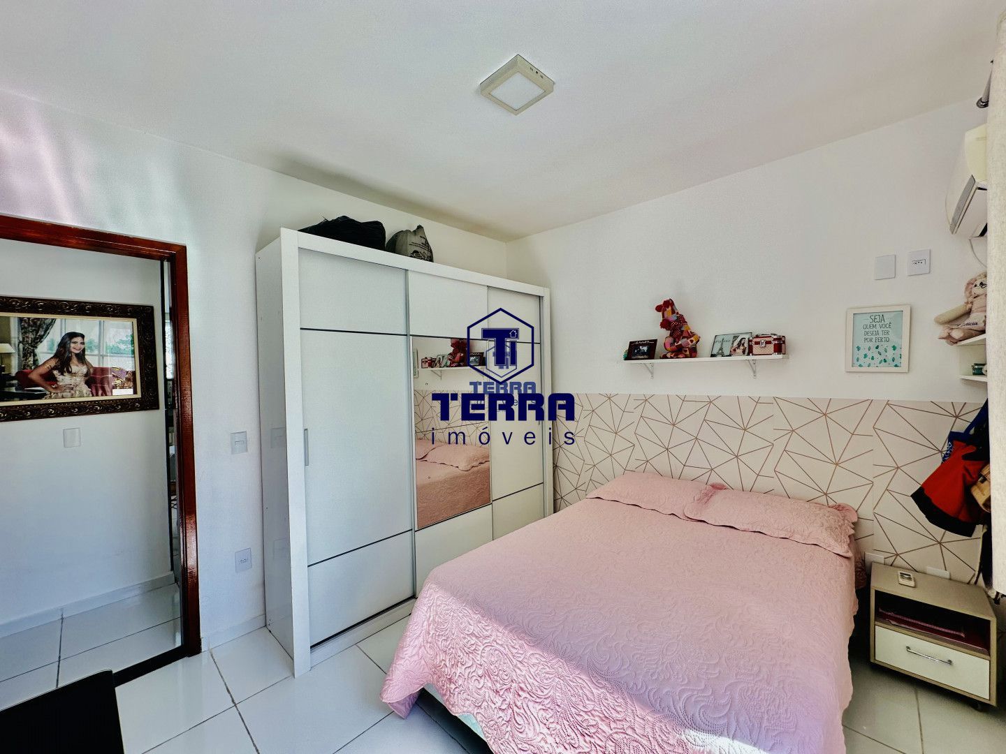 Imagens do imóveis Casa linear em Márica com 3 quartos uma suíte, com piscina e churrasqueira.