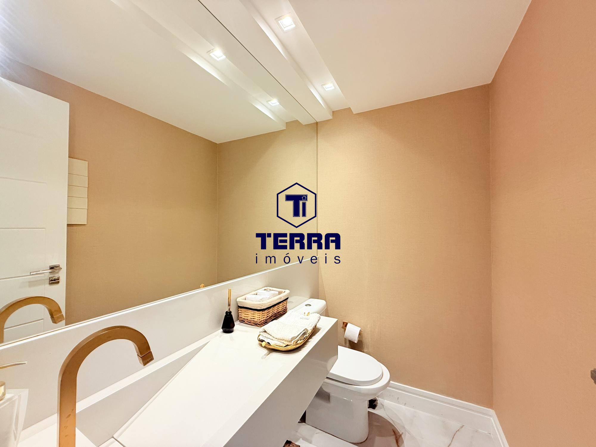 Imagens do imóveis Seu Refúgio de Luxo em Camboinhas – Casa com 4 suítes, piscina e Energia Solar