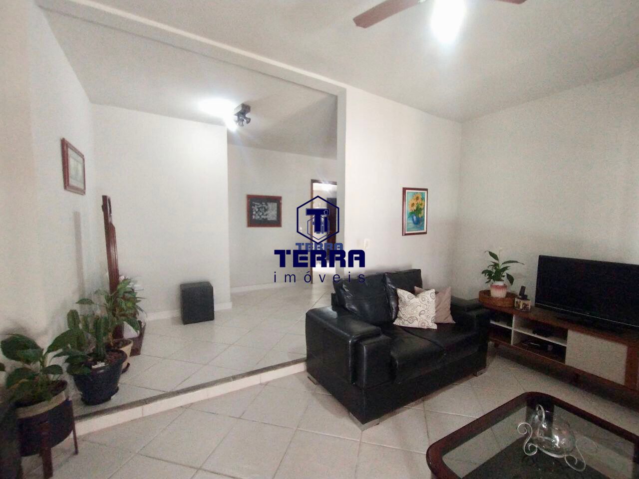 Imagens do imóveis Ótima casa em Itaipu com 3 quartos uma suíte, espaço gourmet e piscina.