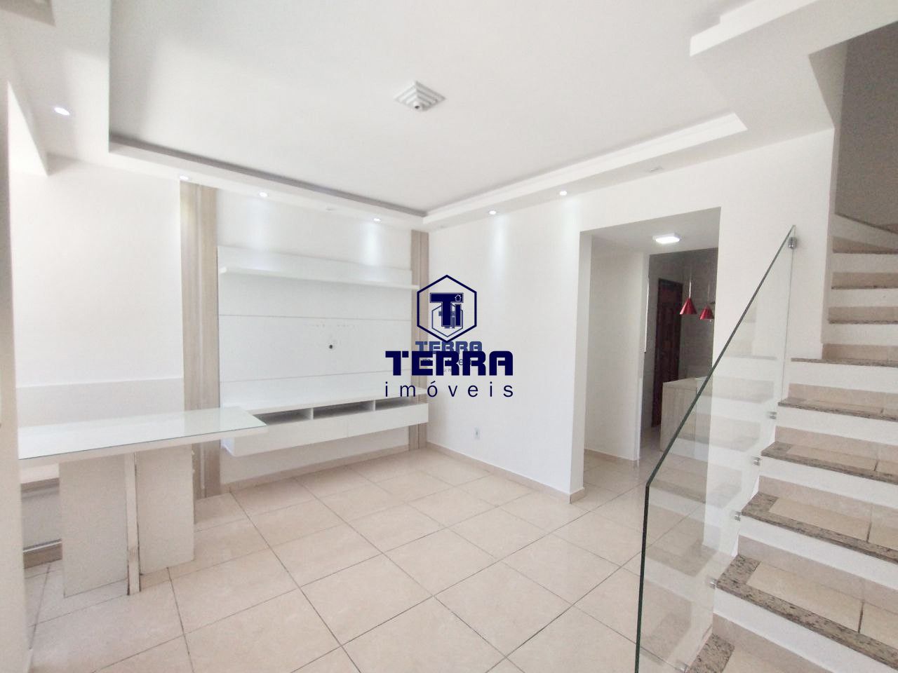 Imagens do imóveis Linda casa duplex em São Gonçalo com 3 quartos e vaga de garagem.