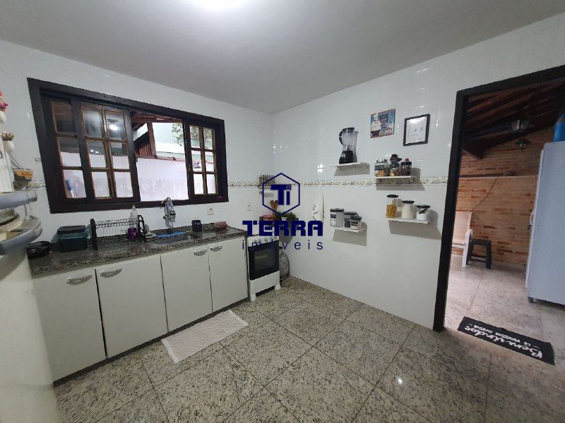 Imagens do imóveis Casa em Maria Paula, com piscina privativa, dentro de um pequeno condomínio.