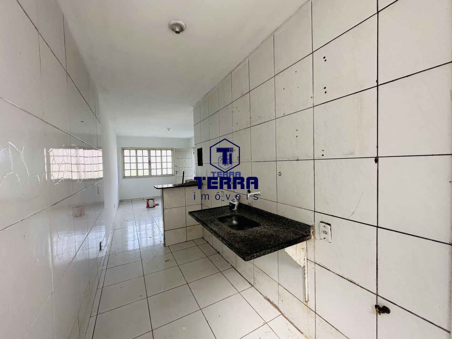 Imagens do imóveis Casa linear dentro de condomínio com área de lazer e segurança!