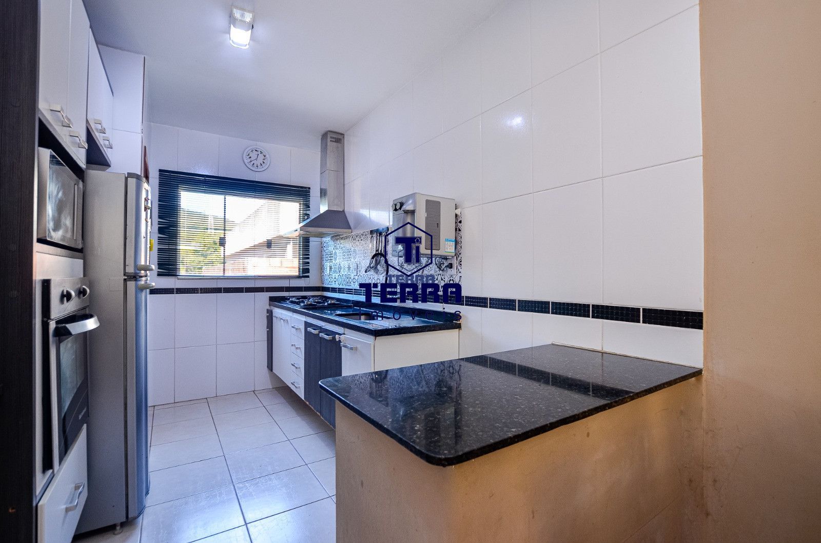 Imagens do imóveis Linda casa com 3 quartos, sendo 1 suíte no Condomínio Alferes Tiradentes