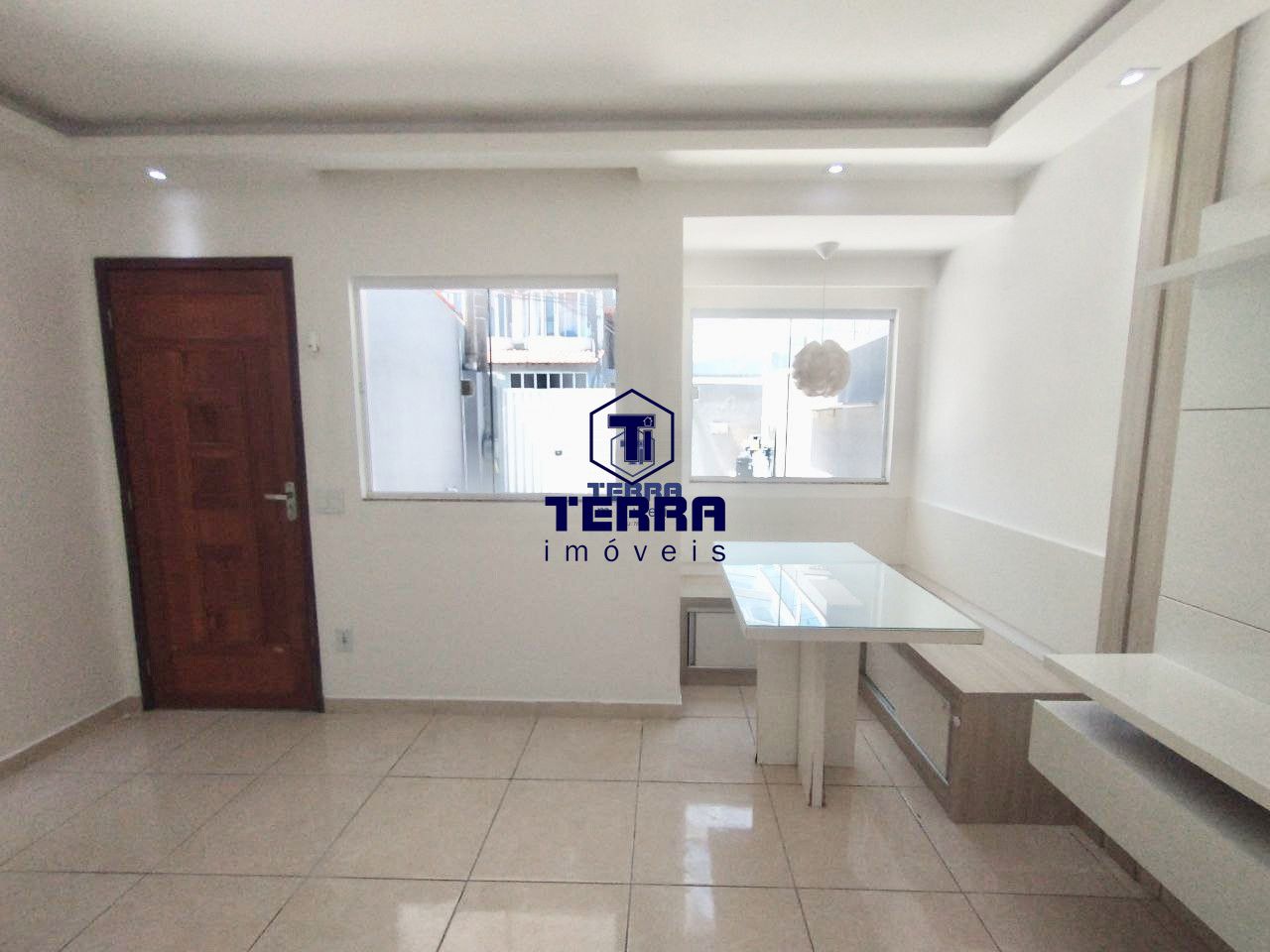 Imagens do imóveis Linda casa duplex em São Gonçalo com 3 quartos e vaga de garagem.
