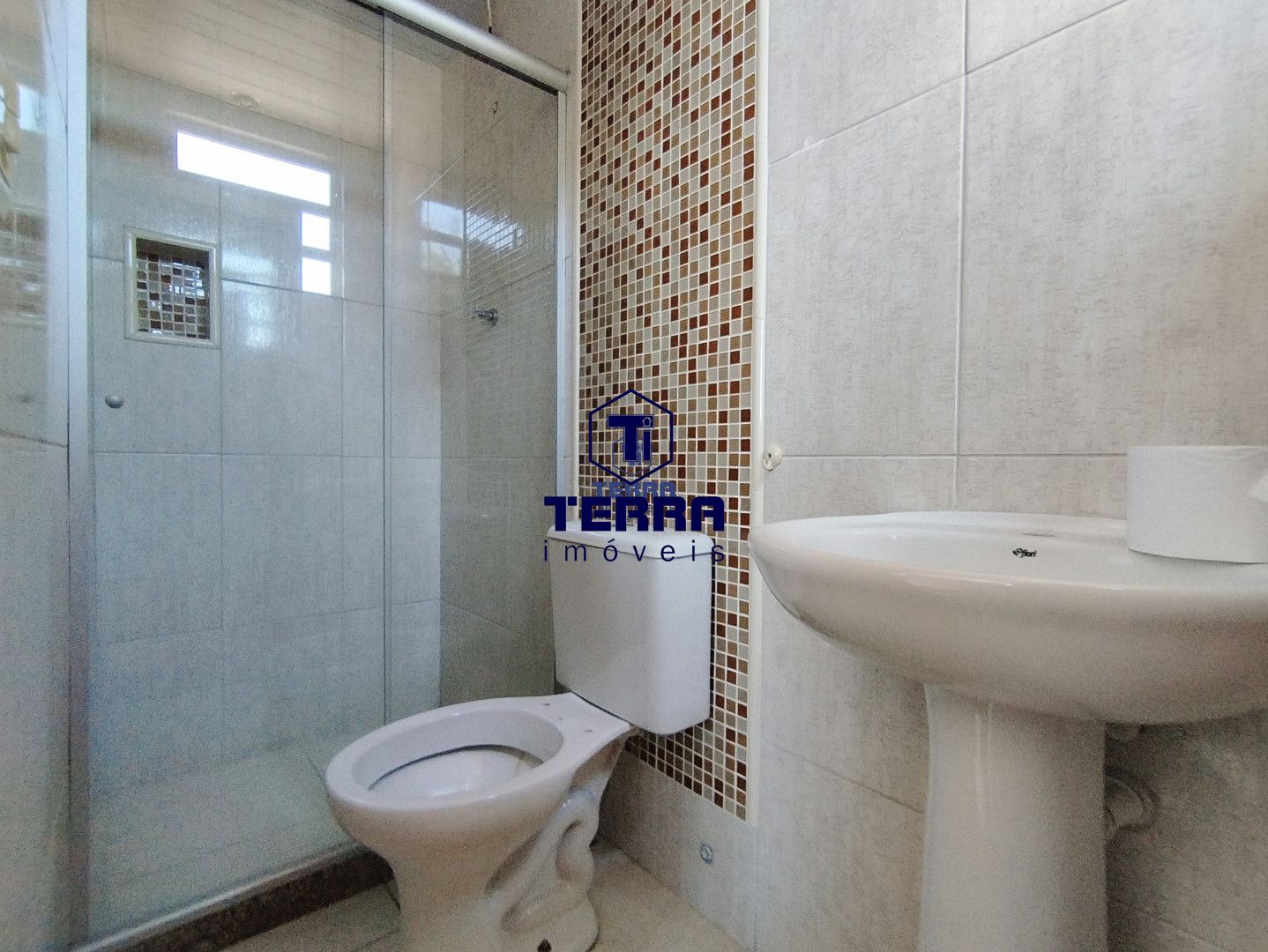 Imagens do imóveis Casa toda reformada com 2 suítes e 2 vagas de garagem no Galo Branco!