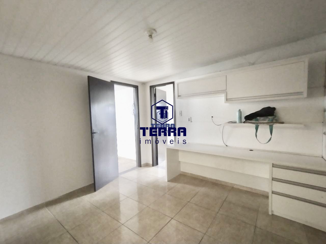 Imagens do imóveis Ótimo apartamento no Laranjal com 2 quartos e varanda. Excelente localização.