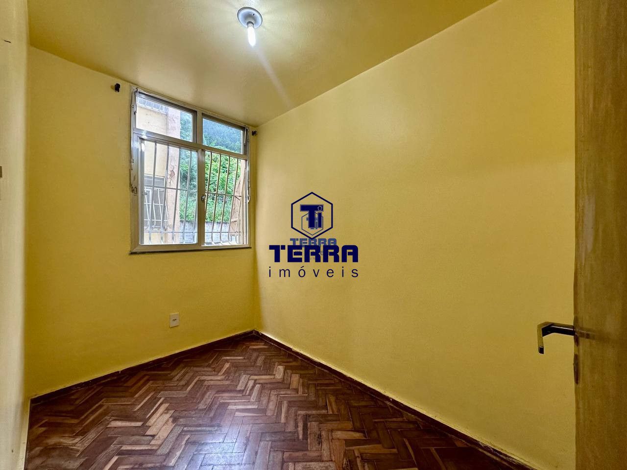Imagens do imóveis Apartamento 2 quartos em Santa Rosa com ponto de ônibus na porta!