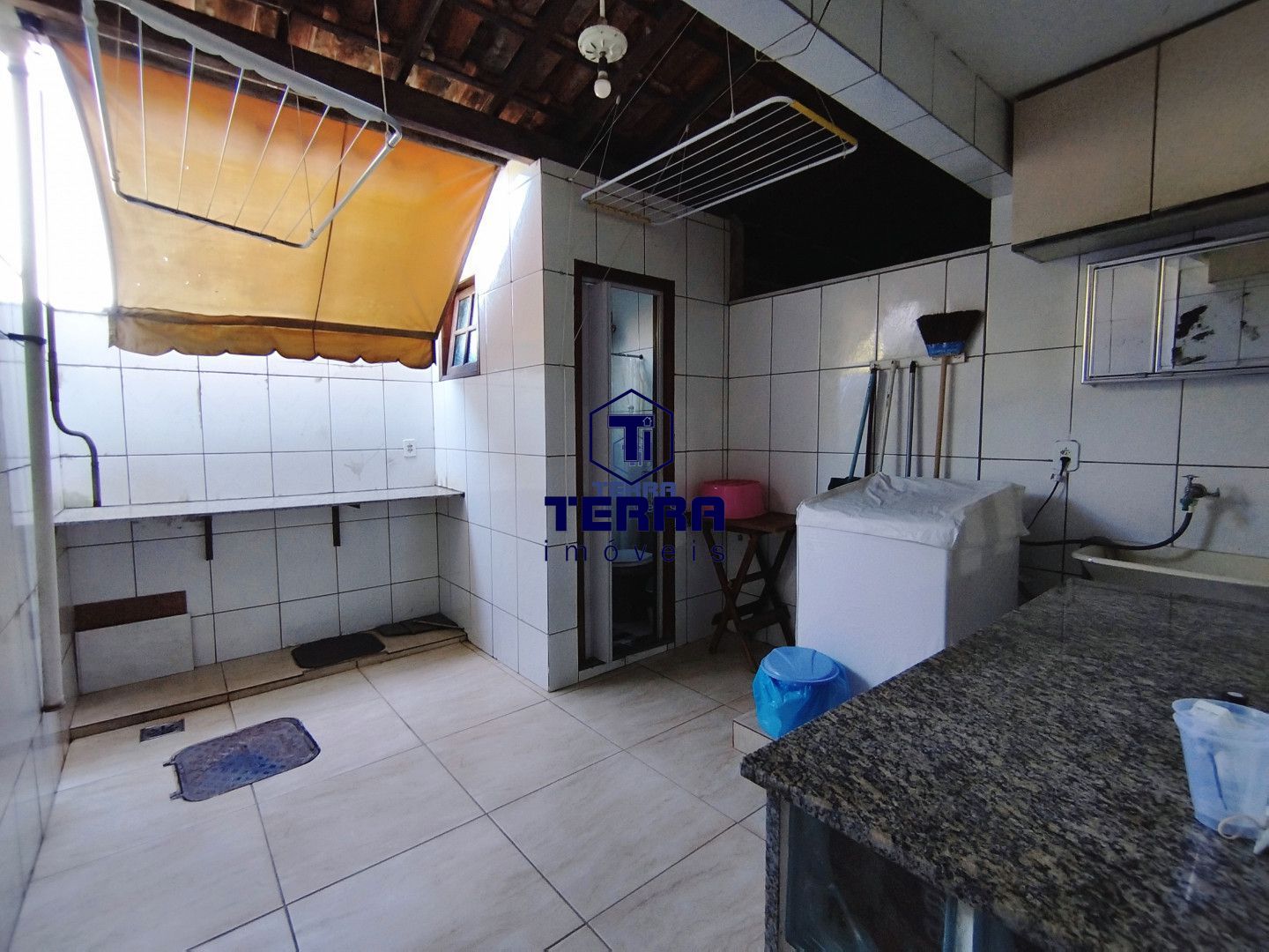 Imagens do imóveis Casa duplex dentro de condomínio super tranquilo! Vasto comércio!