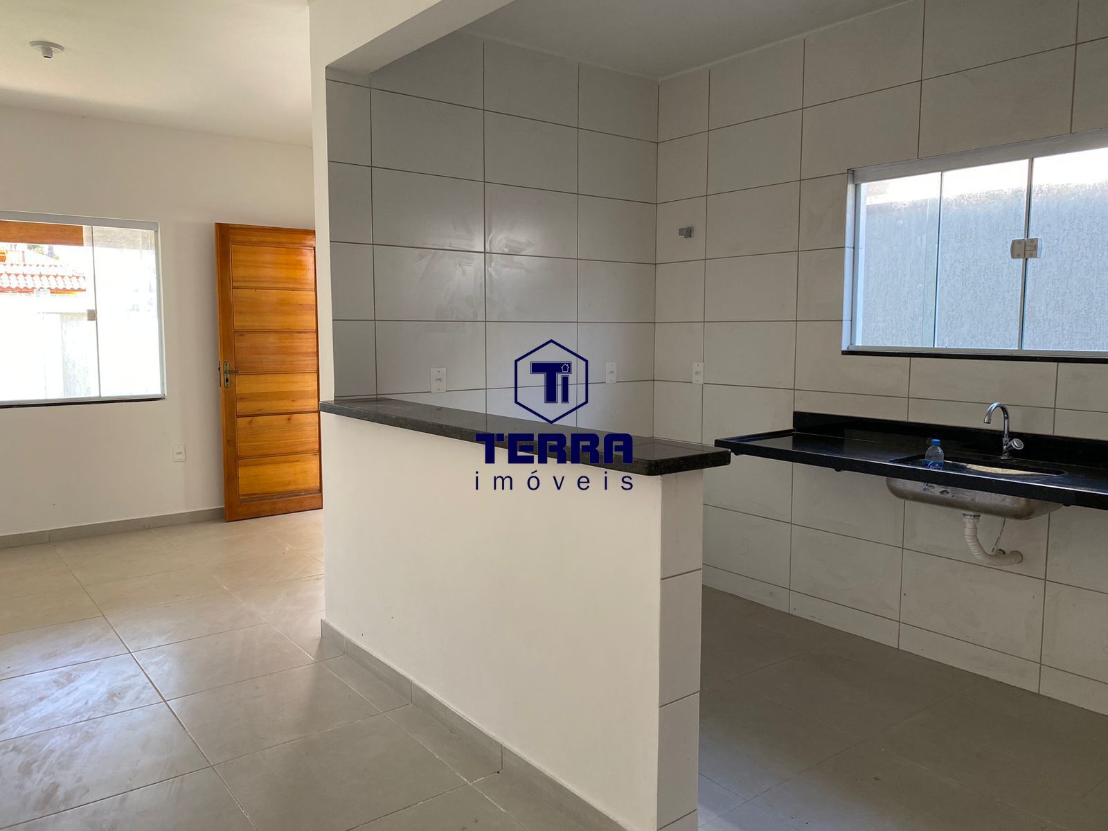 Imagens do imóveis Linda casa linear em Cordeirinho com 2 quartos, uma suíte e quintal privativo.