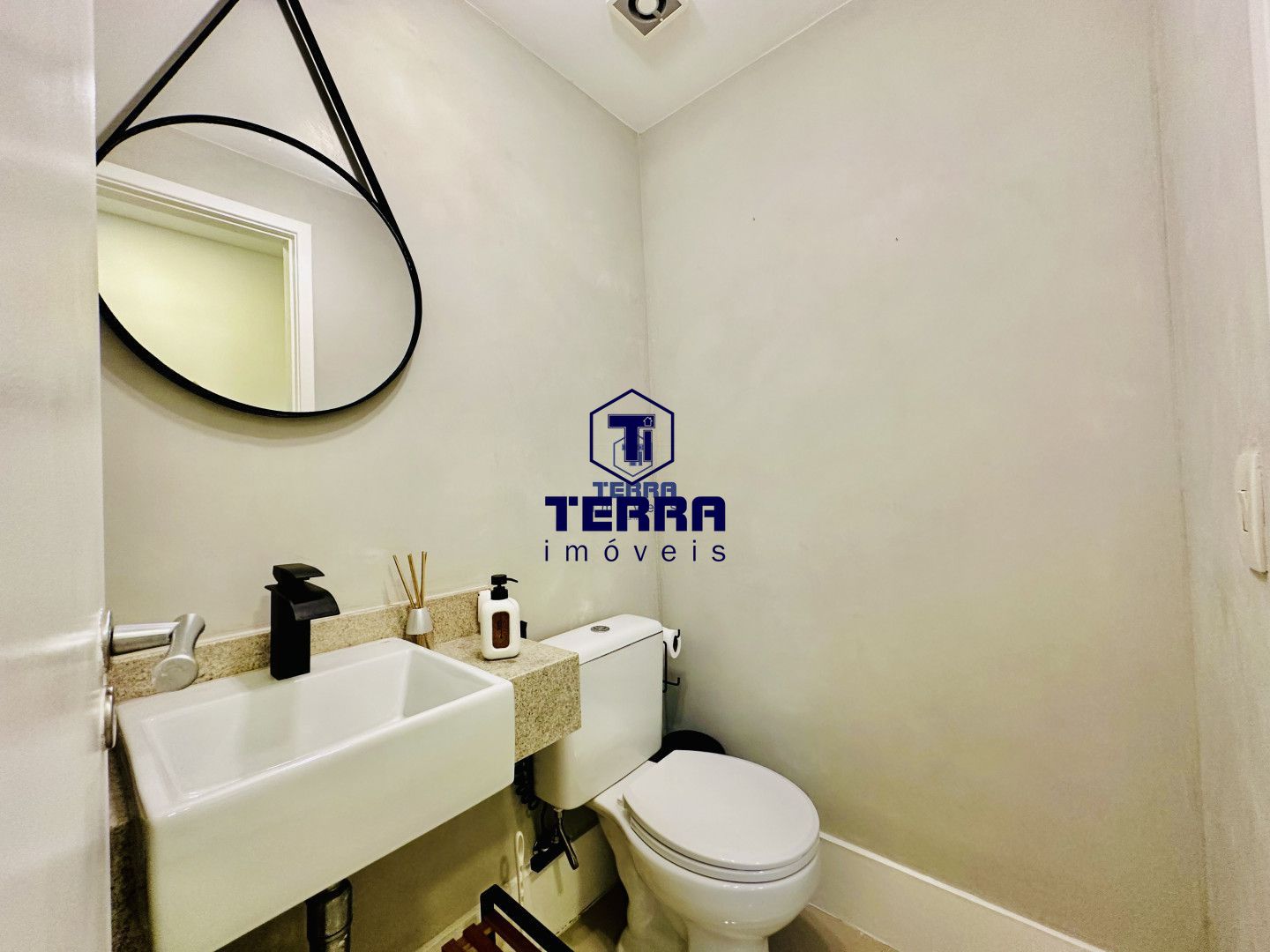 Imagens do imóveis Apartamento vista mar em Charitas com varanda gourmet. Lazer e conforto!