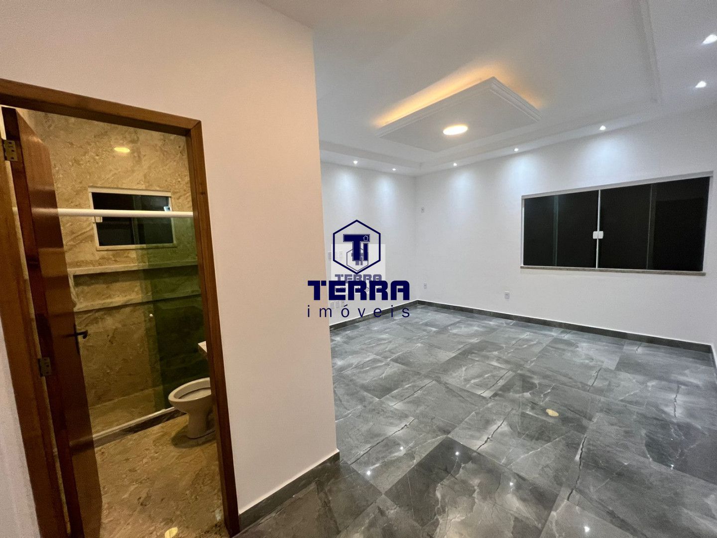 Imagens do imóveis Ampla casa 3 quartos sendo 2 suítes, pertinho da Praia de Itaipuaçu.