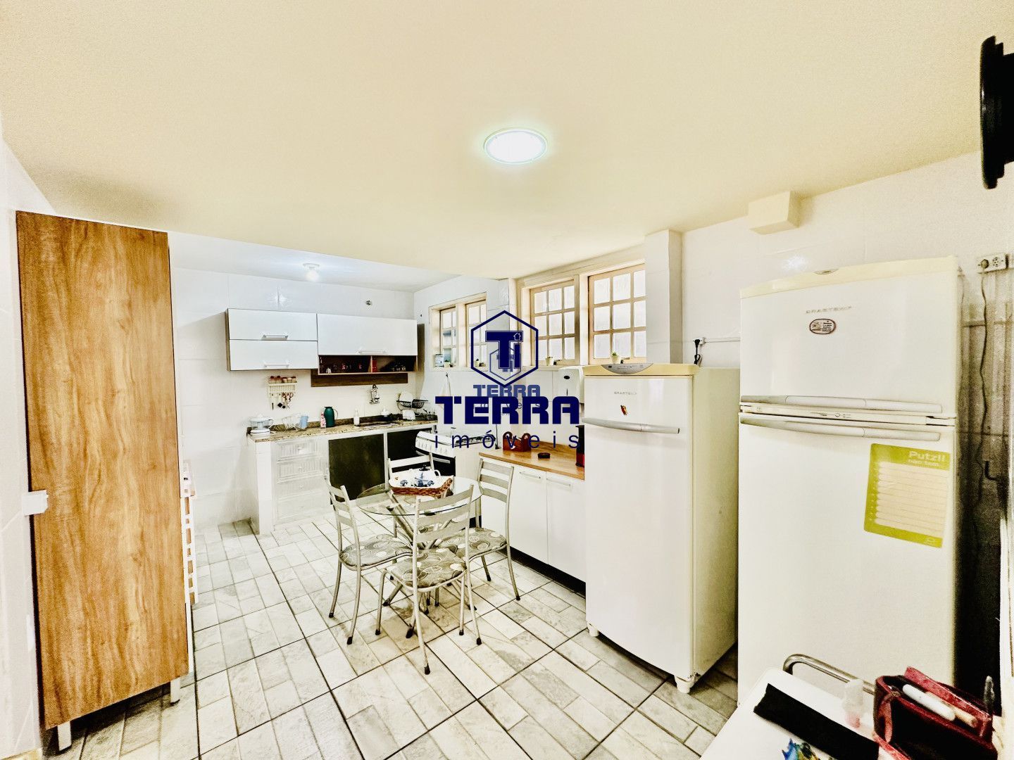 Imagens do imóveis Casa duplex com 3 quartos sendo 1 suíte, com grande quintal, em Maria Paula!