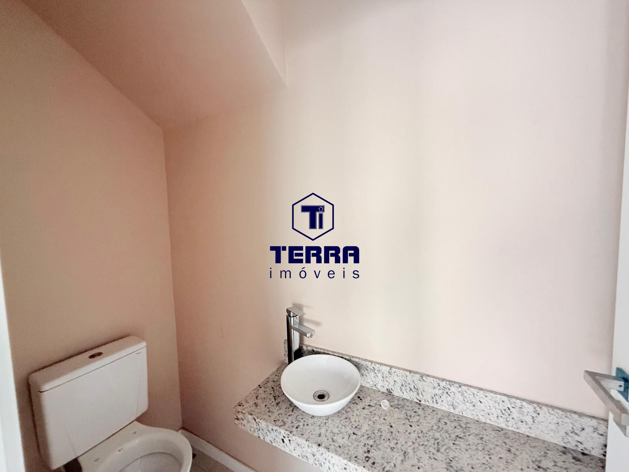 Imagens do imóveis More na região Oceânica, casa nova, com 3 suítes e quintal privativo.