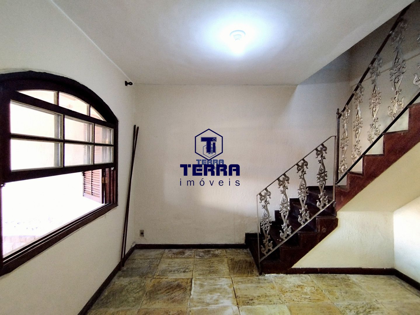 Imagens do imóveis Casa 3 quartos com suíte junto e ao lado do C. E. Mendes Duarte - Mutuá!
