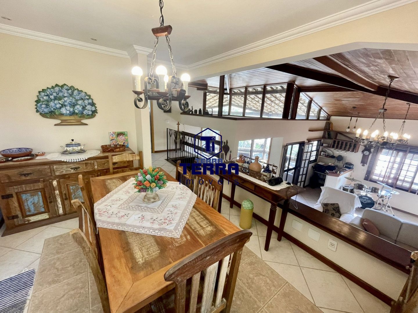 Imagens do imóveis Lindo triplex com 3 quartos, uma suíte com área de lazer completa no Ubá Recanto