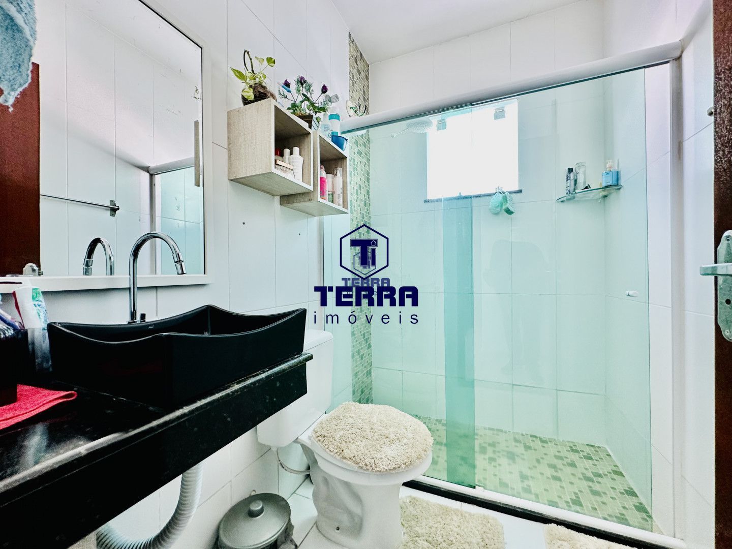Imagens do imóveis Casa linear em Márica com 3 quartos uma suíte, com piscina e churrasqueira.