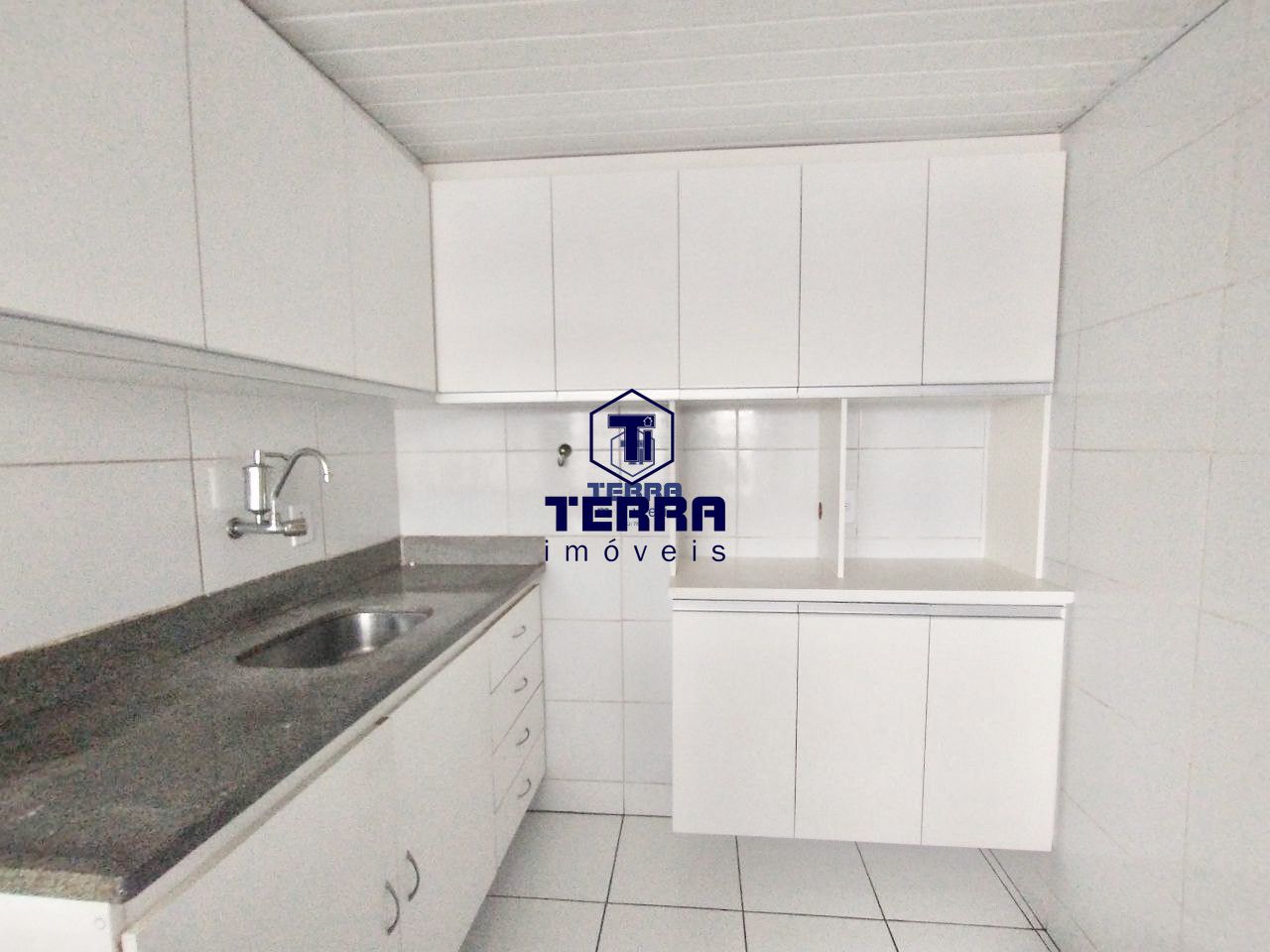 Imagens do imóveis Ótimo apartamento no Laranjal com 2 quartos e varanda. Excelente localização.