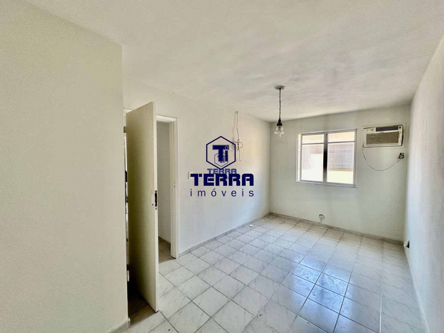 Imagens do imóveis Duplex 3 quartos sendo 1 suíte em Maria Paula. Recém reformada!