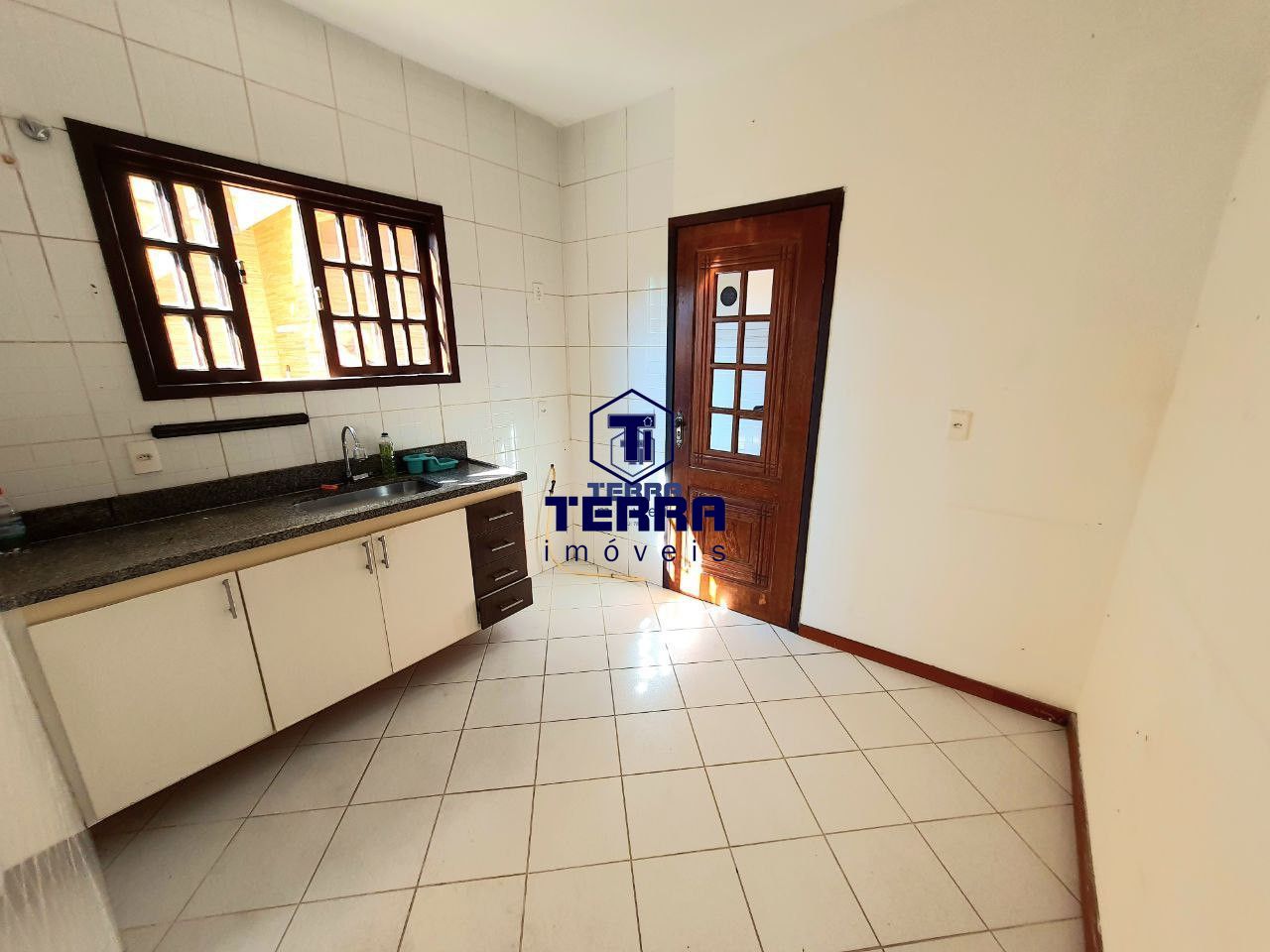 Imagens do imóveis Casa com quintal, em excelente localização em São Gonçalo, pertinho do Guanabara
