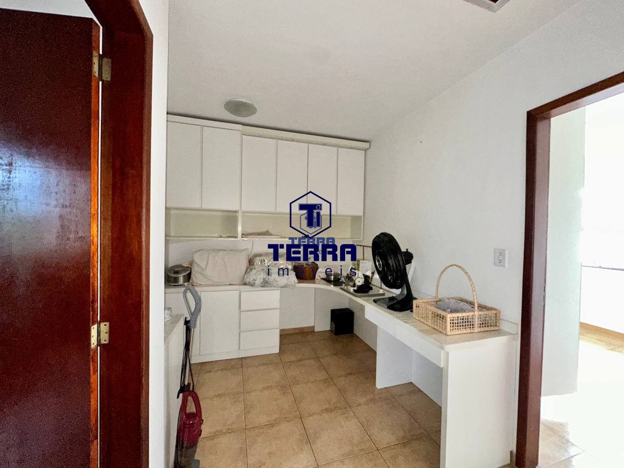 Imagens do imóveis Excelente casa em condomínio 3 quartos com suíte, 2 vagas e planejados.