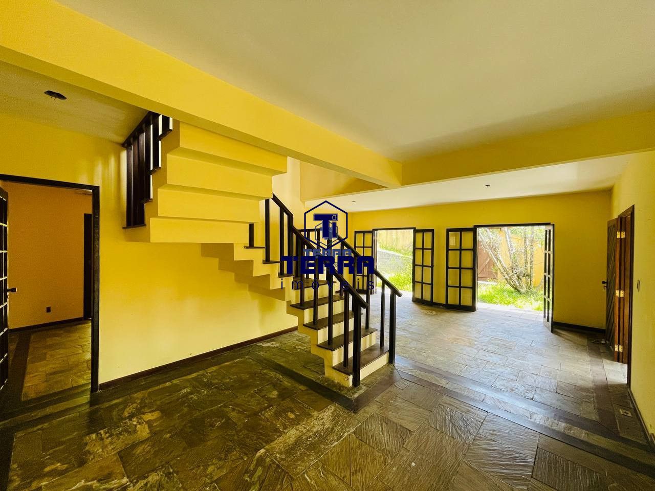 Imagens do imóveis Casa com 5 quartos e amplo quintal, na Região de Pendotiba!!