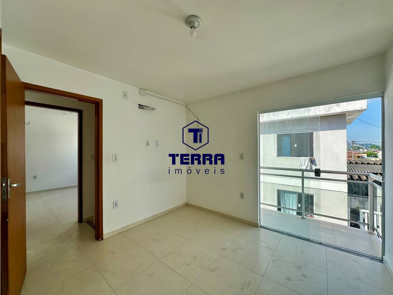 Imagens do imóveis Casa de vila com 2 suítes e vaga coberta ao lado do trevo de Maria Paula!