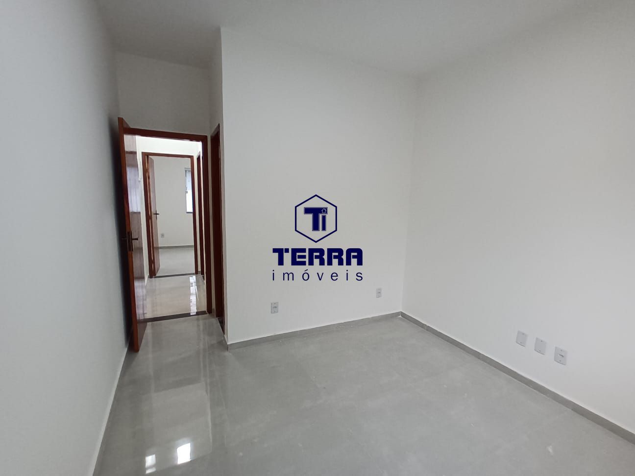 Imagens do imóveis Linear com 3 quartos, sendo 1 suíte e fino acabamento no Alferes Tiradentes.