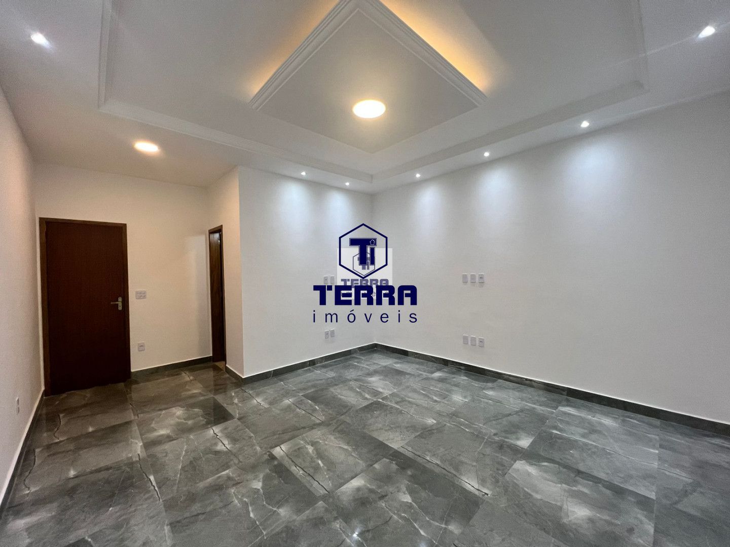 Imagens do imóveis Ampla casa 3 quartos sendo 2 suítes, pertinho da Praia de Itaipuaçu.