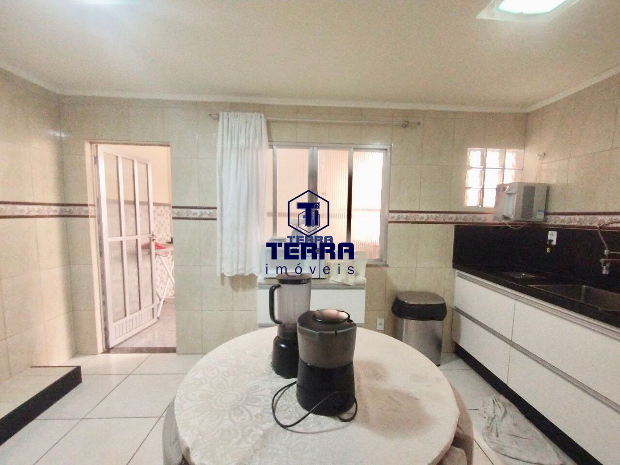 Imagens do imóveis Excelente casa duplex no Colubandê com 4 quartos, suíte com varanda e piscina.
