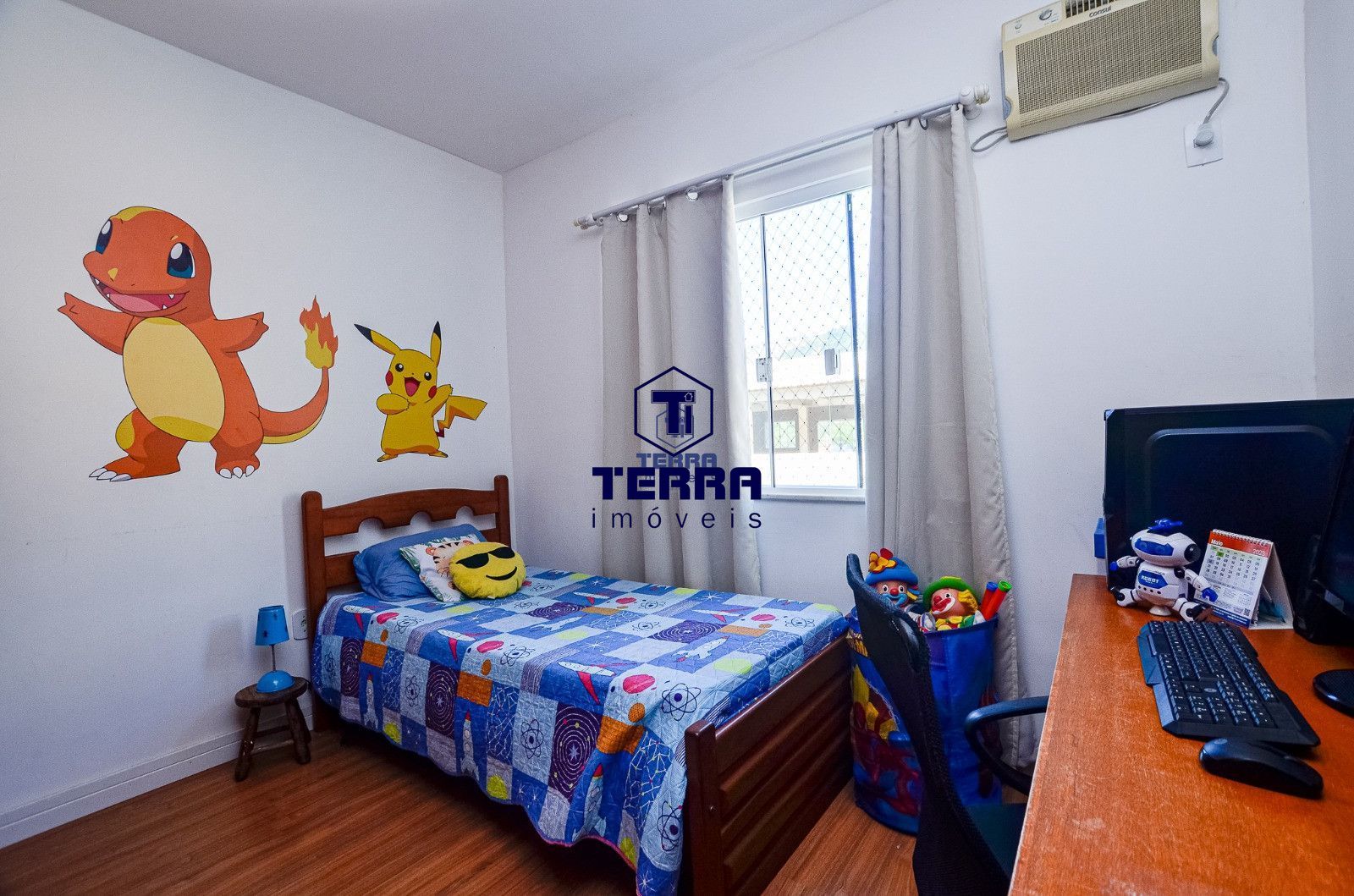 Imagens do imóveis Linda casa com 3 quartos, sendo 1 suíte no Condomínio Alferes Tiradentes