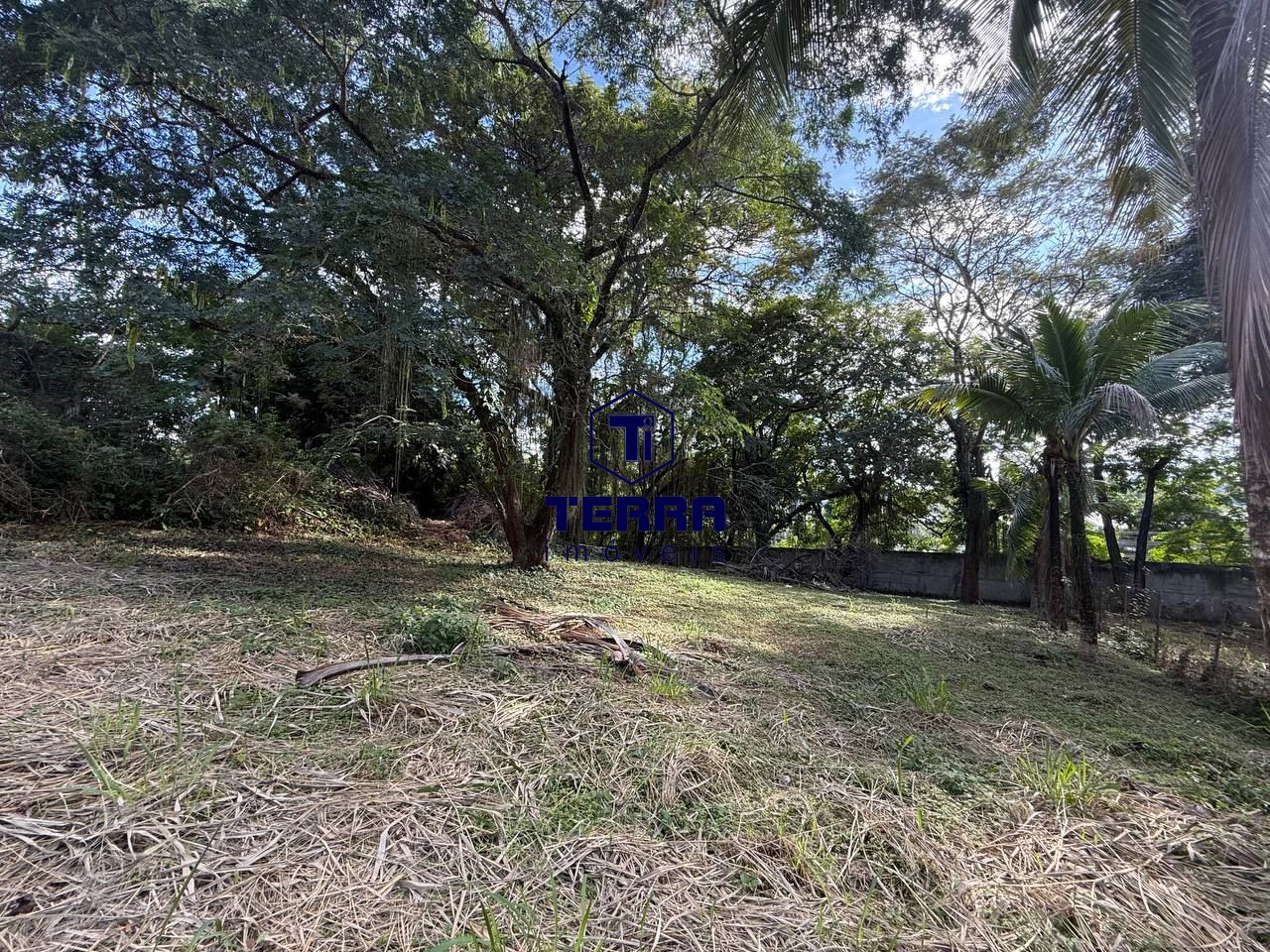 Imagens do imóveis Excelente terreno com 800 m² dentro de condomínio em Maria Paula!