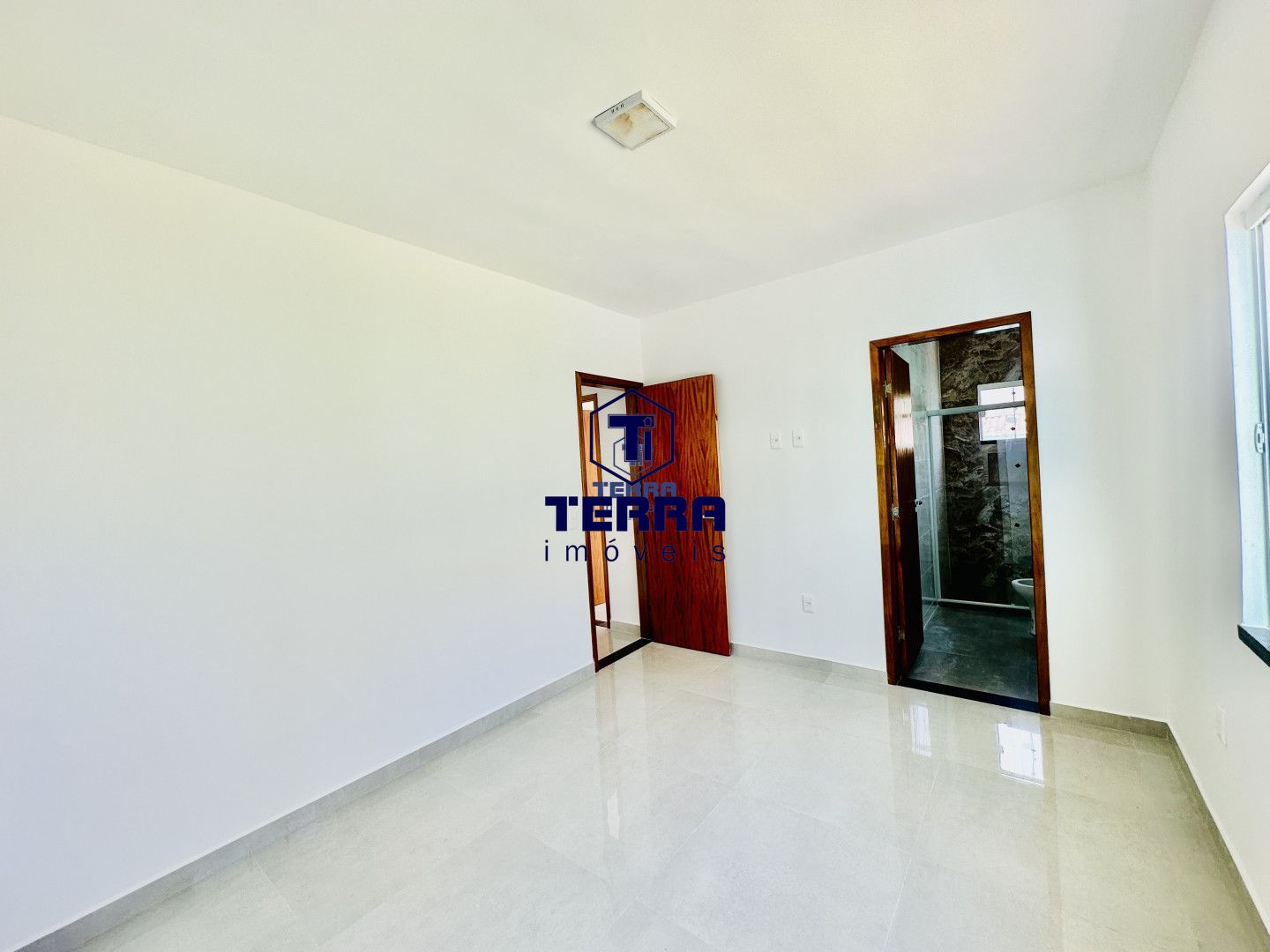 Imagens do imóveis Linear com 3 quartos, área gourmet e quintal amplo no Jardim Atlântico Oeste.