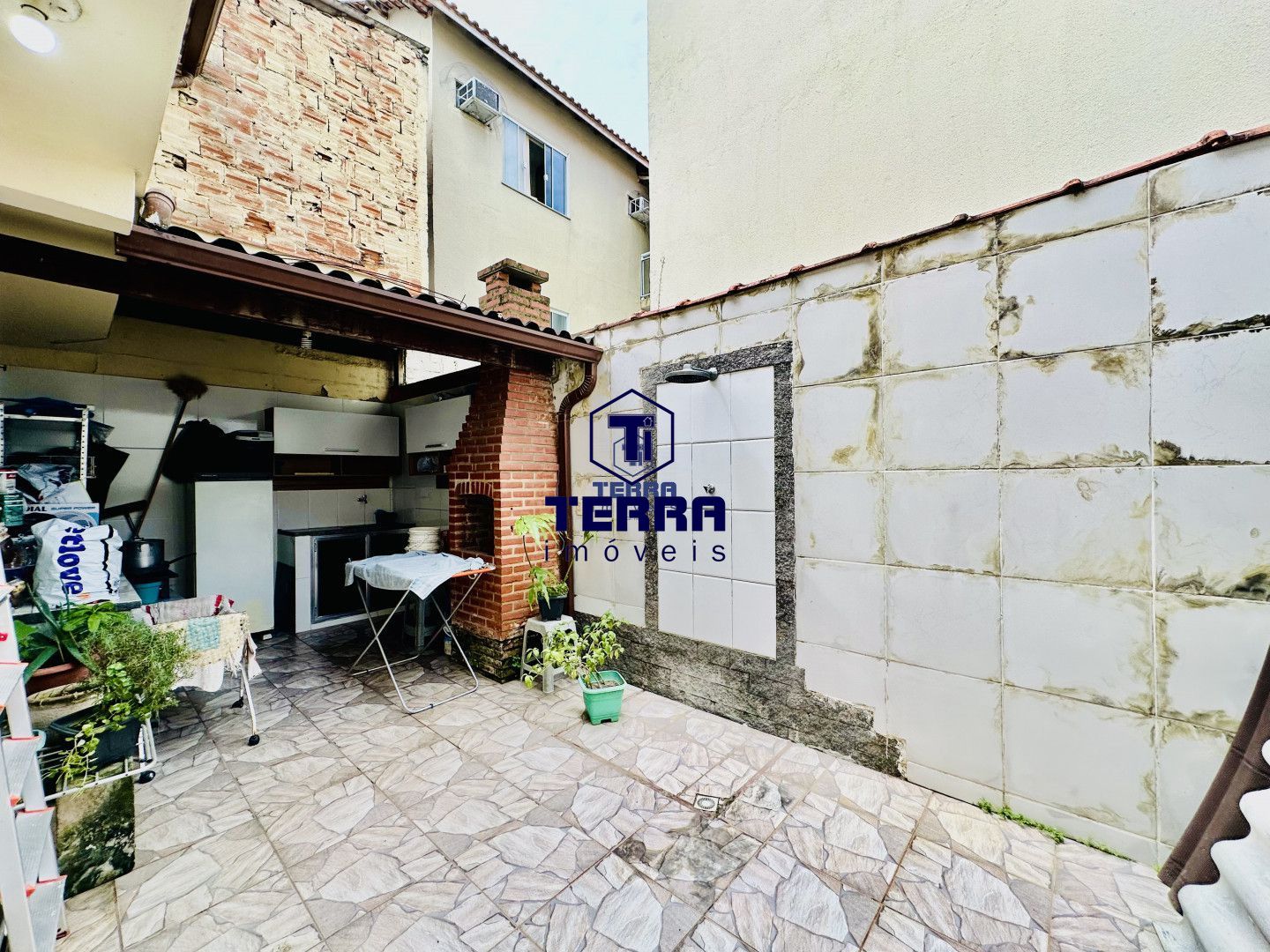 Imagens do imóveis Casa duplex com 3 quartos sendo 1 suíte, com grande quintal, em Maria Paula!