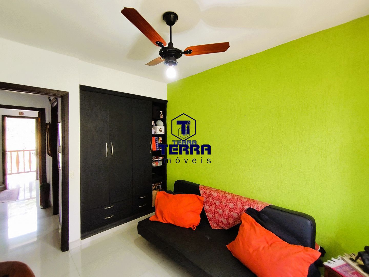 Imagens do imóveis Casa com 3 quartos e suíte em condomínio no Matapaca. Excelente acabamento!