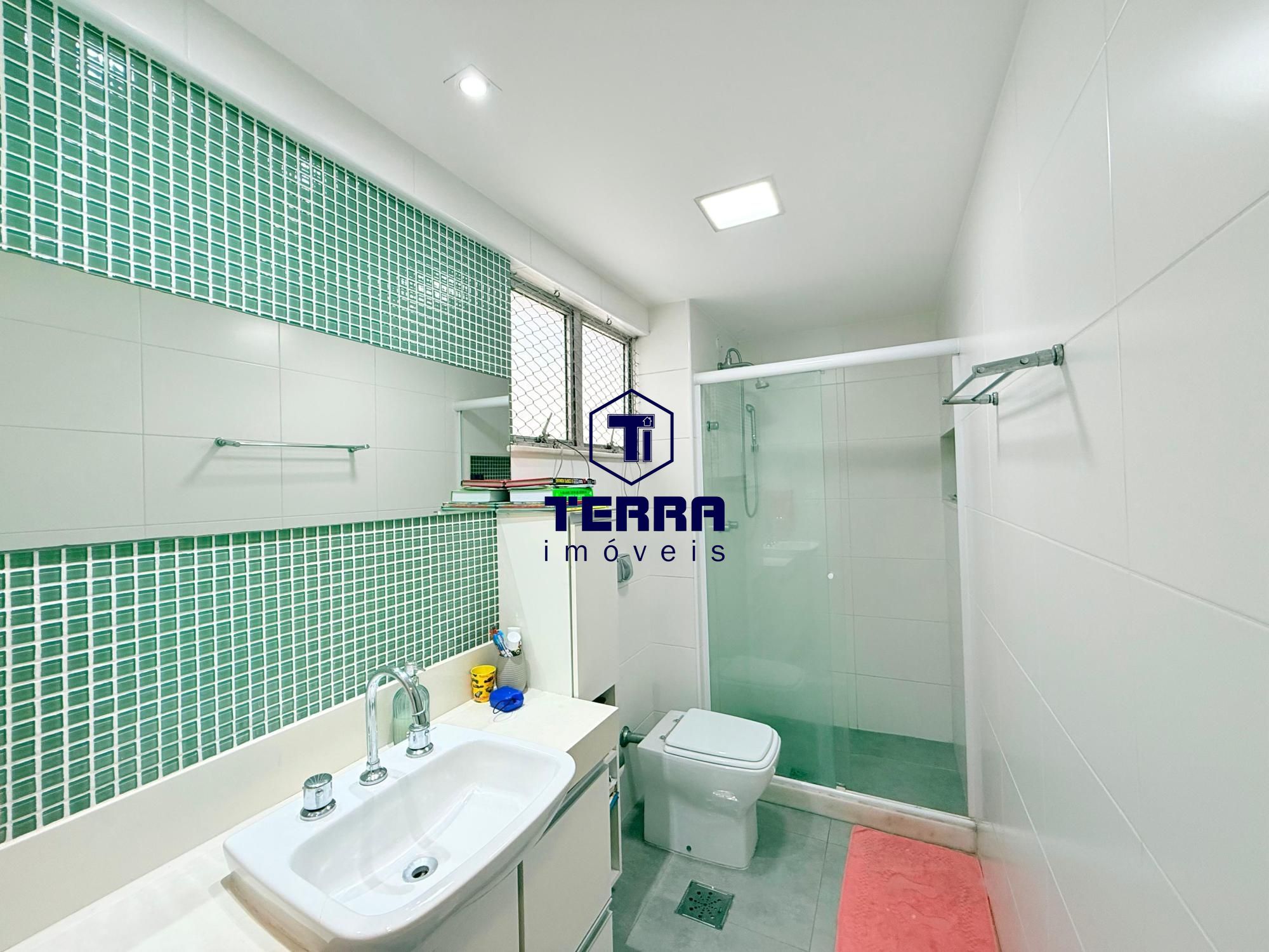 Imagens do imóveis 3 quartos sendo uma suite com banheira em Icaraí, Andar alto