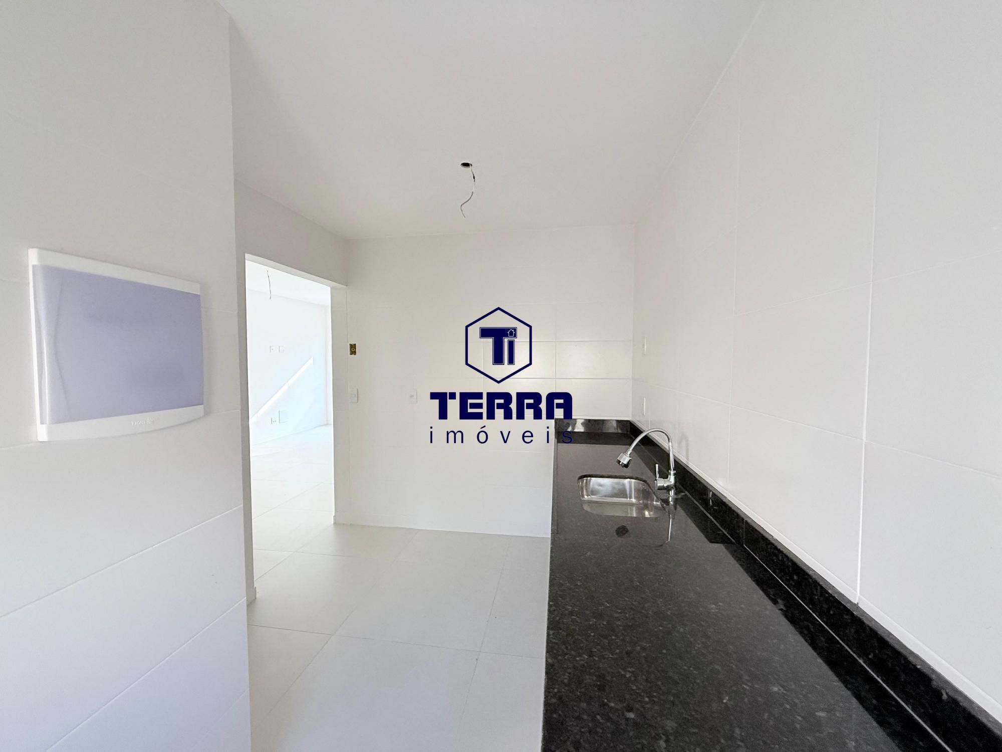 Imagens do imóveis More na região Oceânica, casa nova, com 3 suítes e quintal privativo.