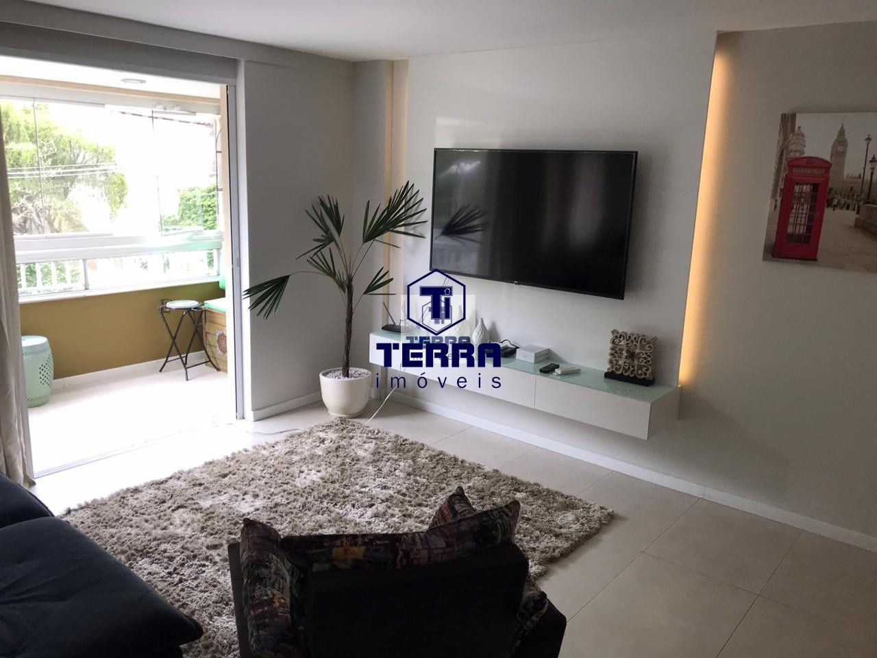 Imagens do imóveis Apartamento moderno, revertido para sala quarto com closet no Portal de Itaipu.