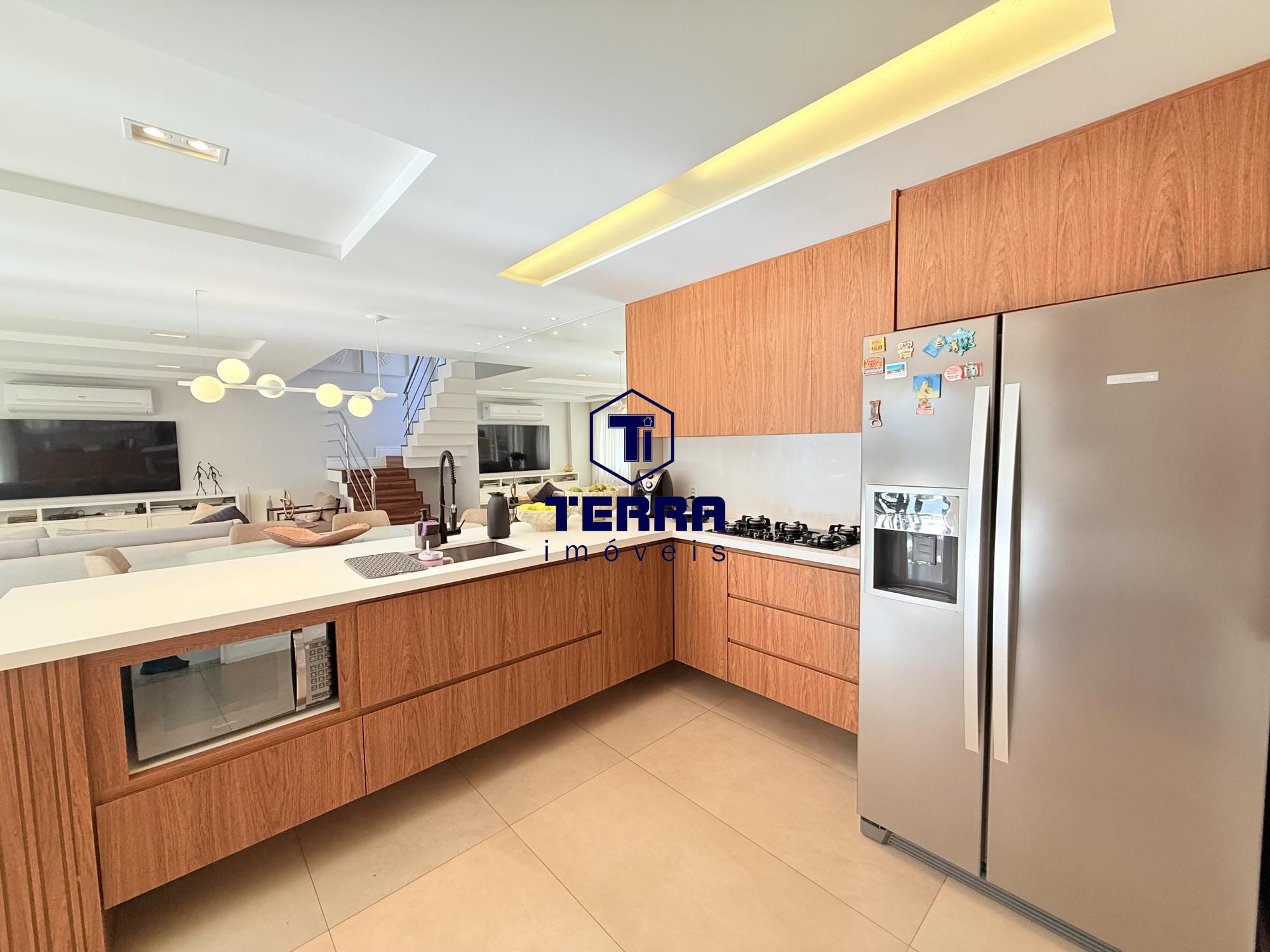 Imagens do imóveis Seu Refúgio de Luxo em Camboinhas – Casa com 4 suítes, piscina e Energia Solar
