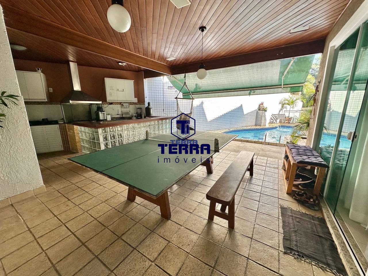 Imagens do imóveis Residência ímpar com 6 quartos dentro de condomínio em Pendotiba!