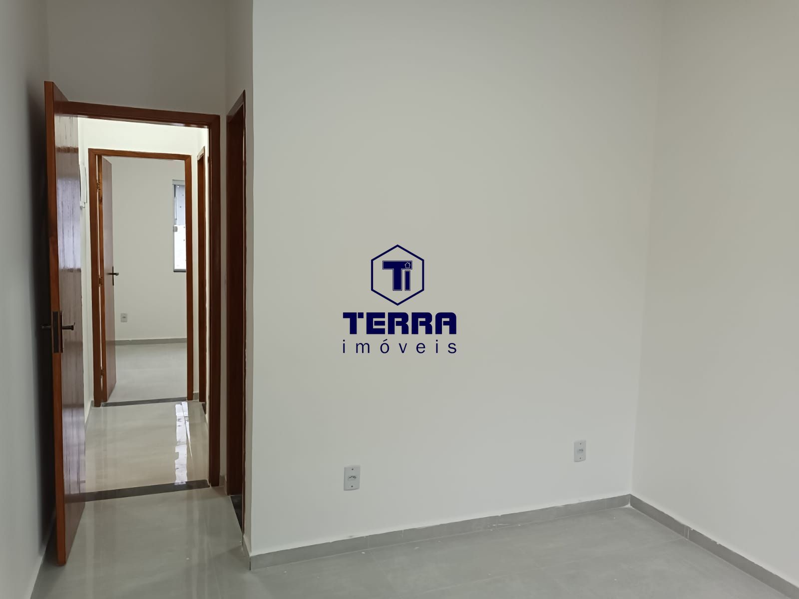Imagens do imóveis Linear com 3 quartos, sendo 1 suíte e fino acabamento no Alferes Tiradentes.